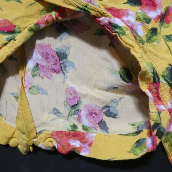 U2B | medium | Floral Yellow Crop Top | Zip-Up Back - Picture 8 of 16